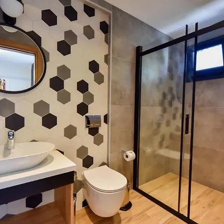 Otel Avilia *